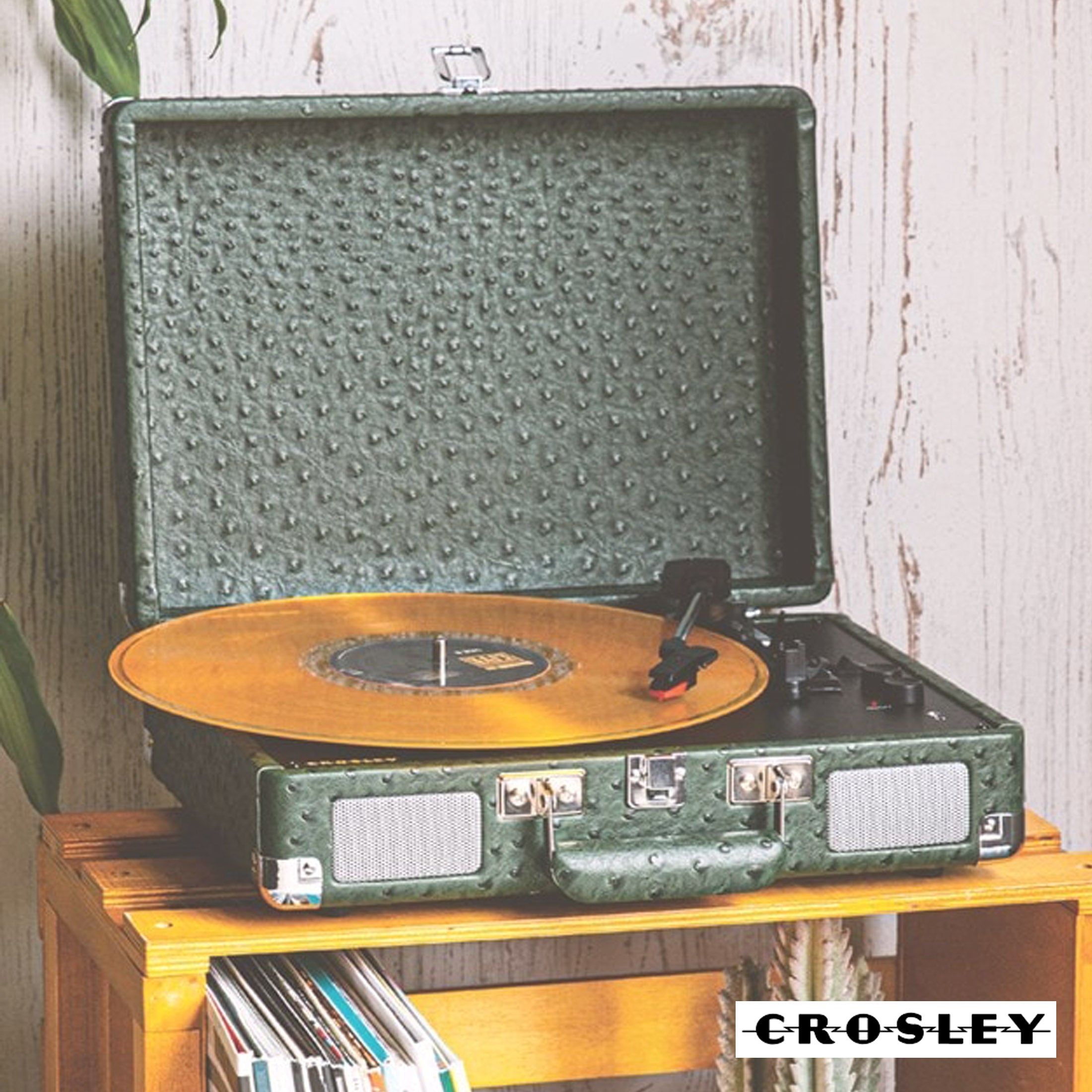 Crosley Cruiser Plus Bluetooth Turntable 3 Speed Ostrich Green - SILBERSHELL