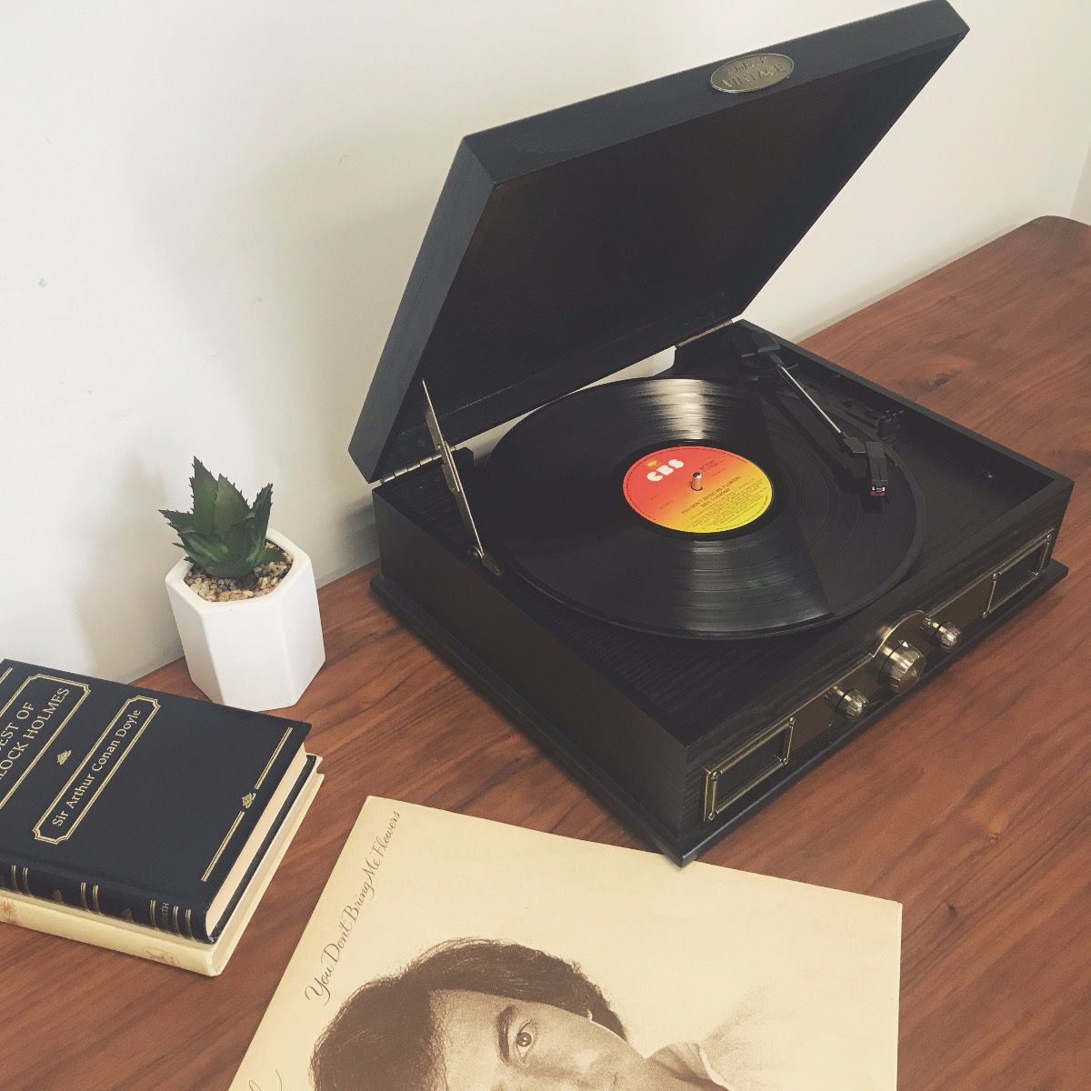 mbeat Vintage Wood Turntable with Bluetooth Speaker, AM/FM Radio - SILBERSHELL