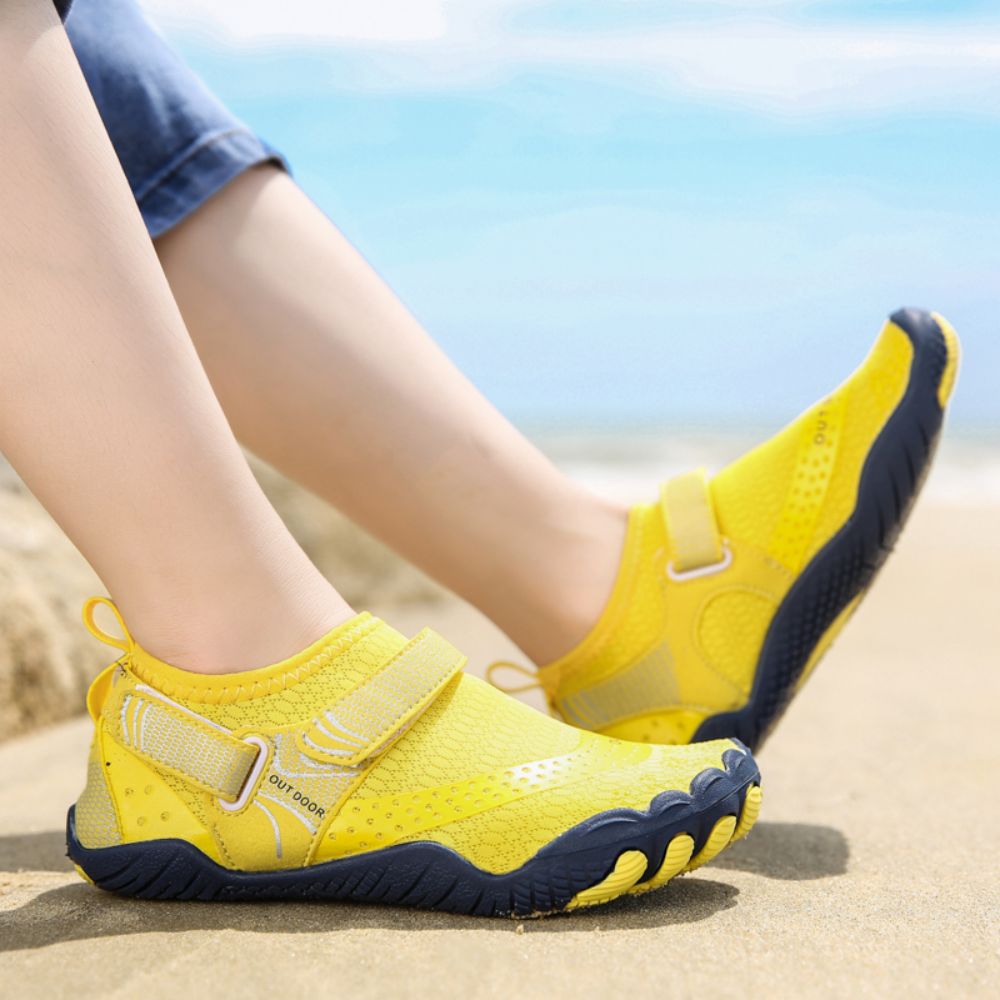 Kids Water Shoes Barefoot Quick Dry Aqua Sports Shoes Boys Girls - Yellow Size Bigkid US3 = EU34