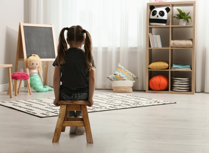 Children's Chair Stool Wooden Lion Theme - SILBERSHELL