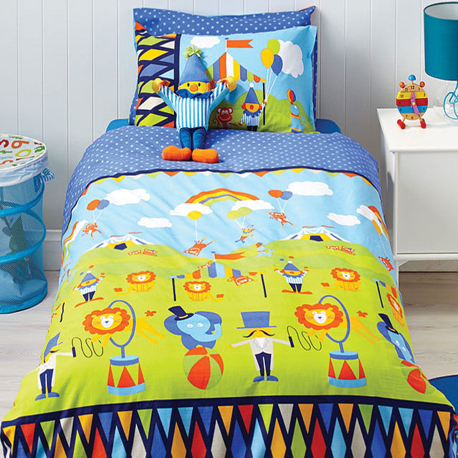 Cubby House Reversible Circus Fun Quilt Cover Set Double - SILBERSHELL