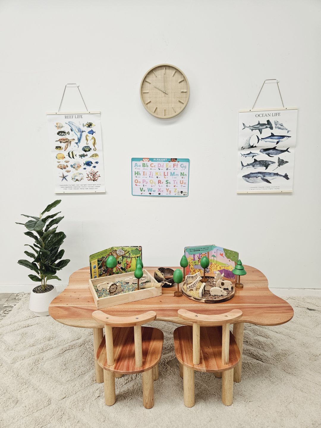 Child hardwood cloud table with 4 chairs - SILBERSHELL